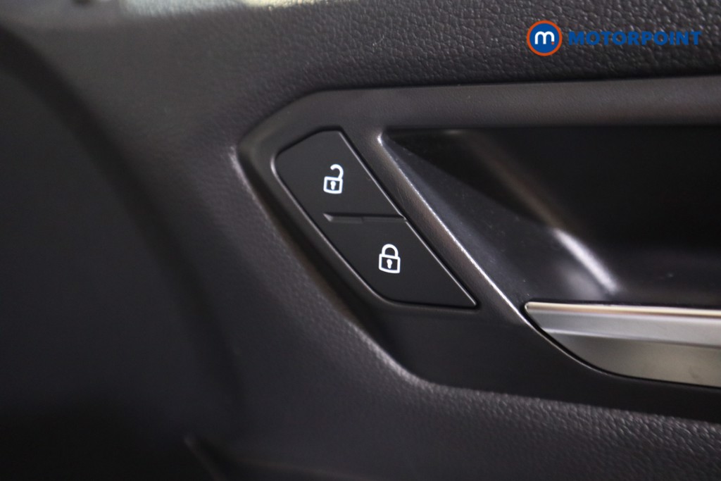 Volkswagen T-Roc R-Line Automatic Petrol SUV - Stock Number (1579097) - 11th supplementary image