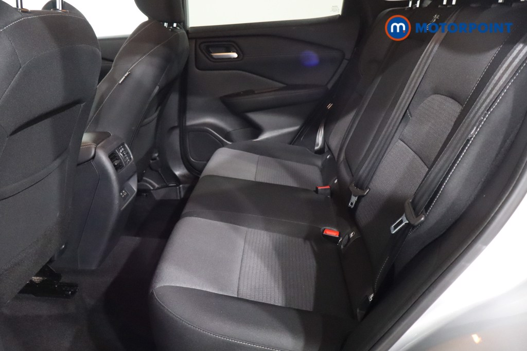 Nissan Qashqai N-Connecta Manual Petrol SUV - Stock Number (1579351) - 5th supplementary image
