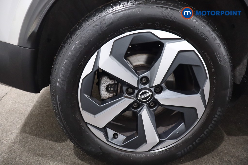 Nissan Qashqai N-Connecta Manual Petrol SUV - Stock Number (1579351) - 9th supplementary image