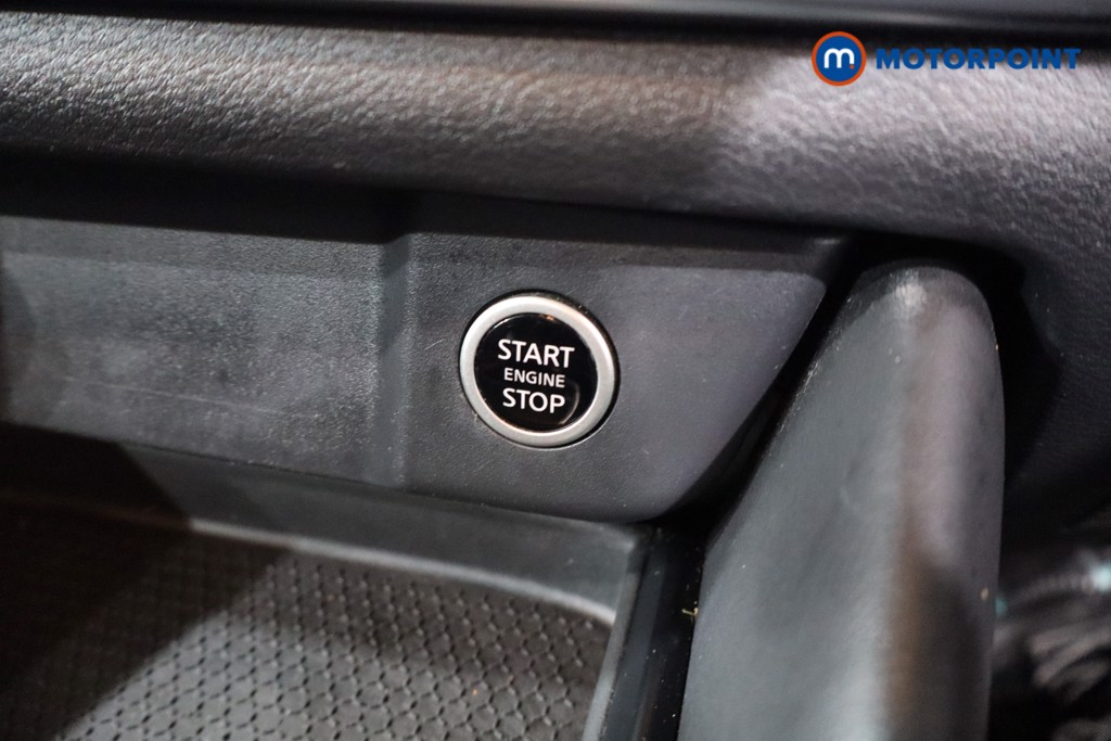 Nissan Qashqai N-Connecta Manual Petrol SUV - Stock Number (1579351) - 13th supplementary image