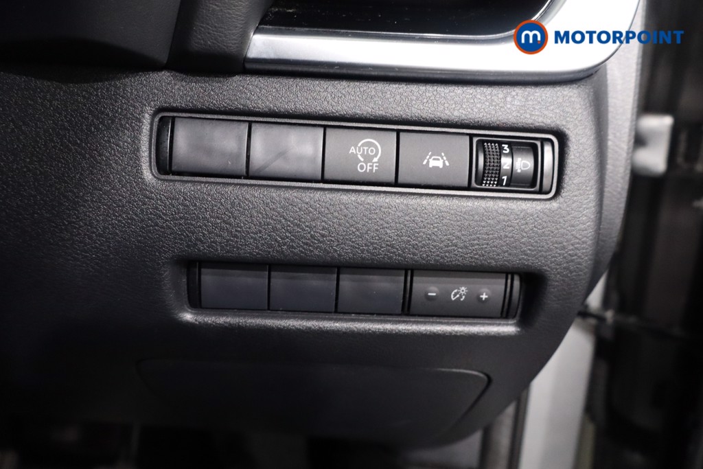 Nissan Qashqai N-Connecta Manual Petrol SUV - Stock Number (1579351) - 24th supplementary image