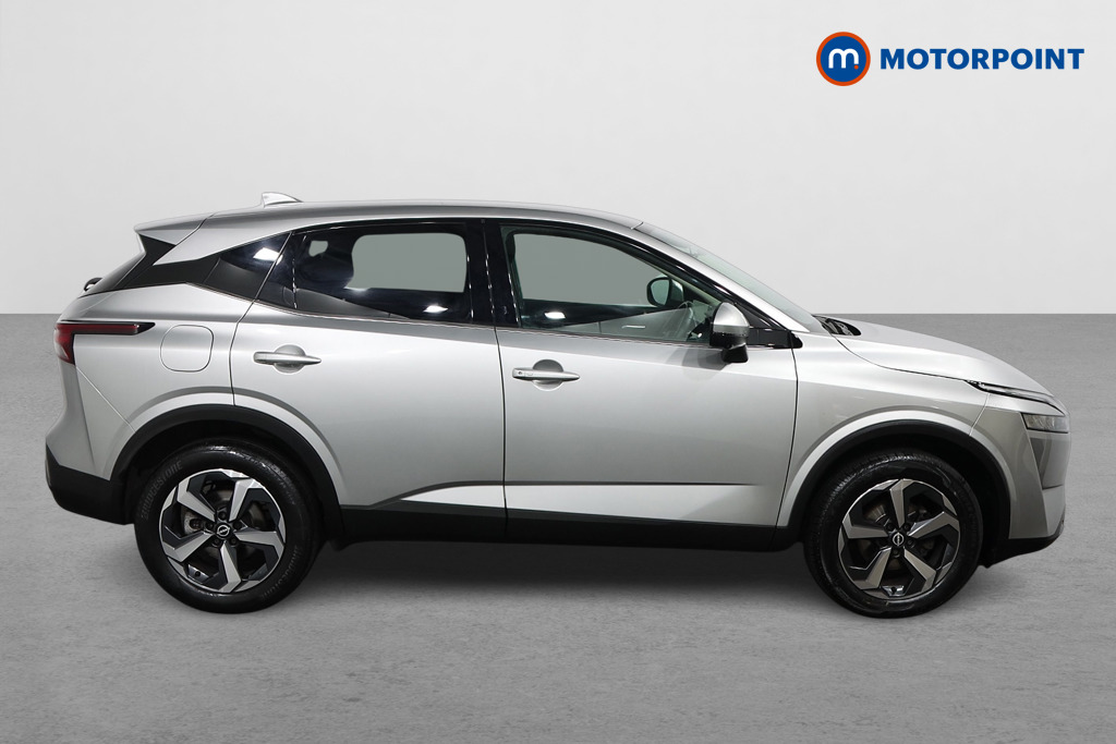 Nissan Qashqai N-Connecta Manual Petrol SUV - Stock Number (1579351) - Drivers side