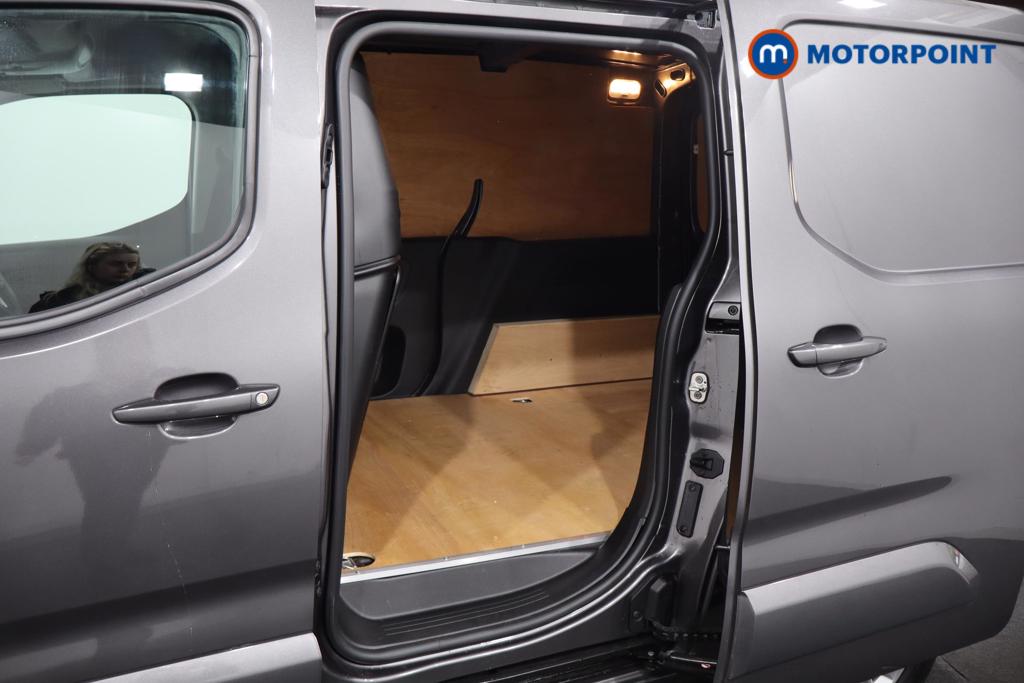 Vauxhall Combo Cargo PRO Automatic Electric Panel Van - Stock Number (1579623) - 18th supplementary image