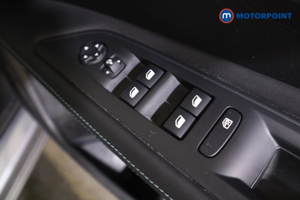 Peugeot 3008 Allure Automatic Petrol Plug-In Hybrid SUV - Stock Number (1579727) - 9th supplementary image