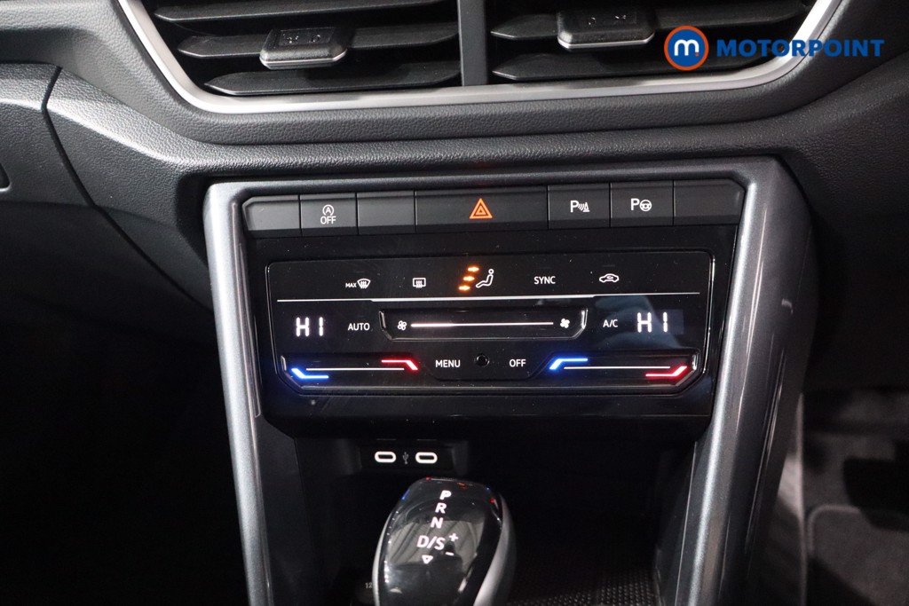 Volkswagen T-Roc Style Automatic Petrol SUV - Stock Number (1579992) - 17th supplementary image
