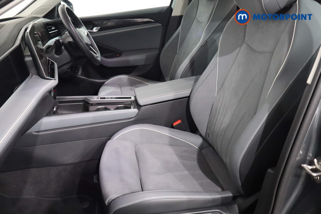 Volkswagen Passat Life Automatic Petrol Plug-In Hybrid Estate - Stock Number (1580117) - 4th supplementary image