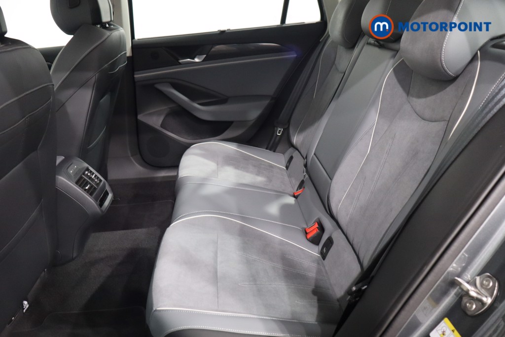 Volkswagen Passat Life Automatic Petrol Plug-In Hybrid Estate - Stock Number (1580117) - 5th supplementary image