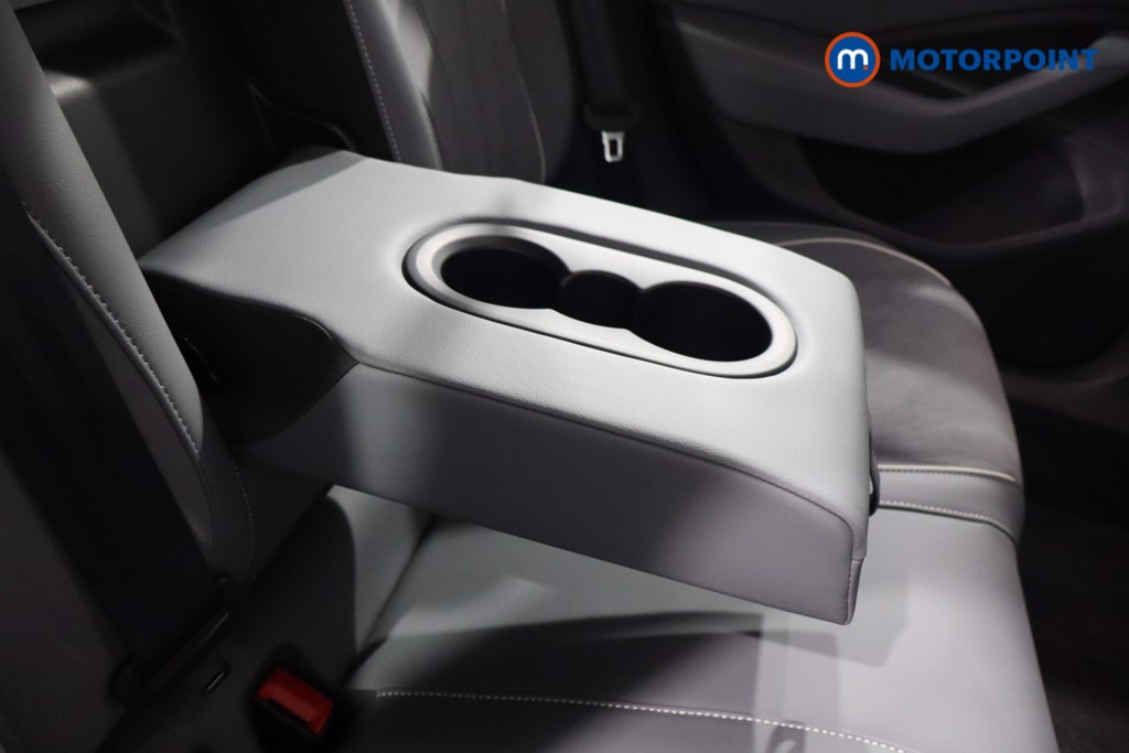 Volkswagen Passat Life Automatic Petrol Plug-In Hybrid Estate - Stock Number (1580117) - 27th supplementary image