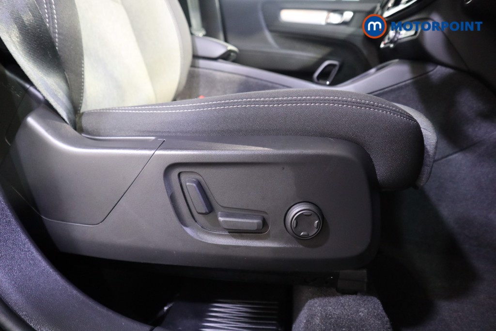 Volvo Xc40 Plus Automatic Petrol SUV - Stock Number (1580361) - 11th supplementary image
