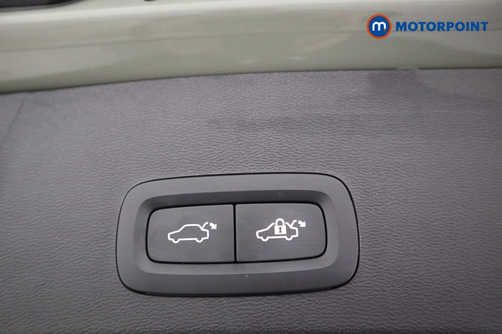 Volvo Xc40 Plus Automatic Petrol SUV - Stock Number (1580361) - 15th supplementary image