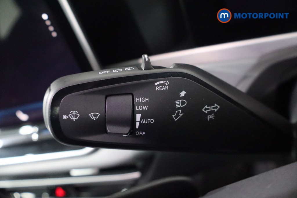Volkswagen Passat Life Automatic Petrol Plug-In Hybrid Estate - Stock Number (1580434) - 16th supplementary image