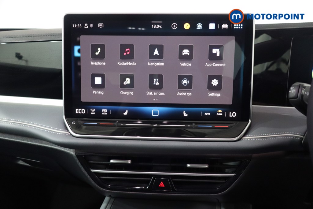 Volkswagen Passat Life Automatic Petrol Plug-In Hybrid Estate - Stock Number (1580434) - 17th supplementary image