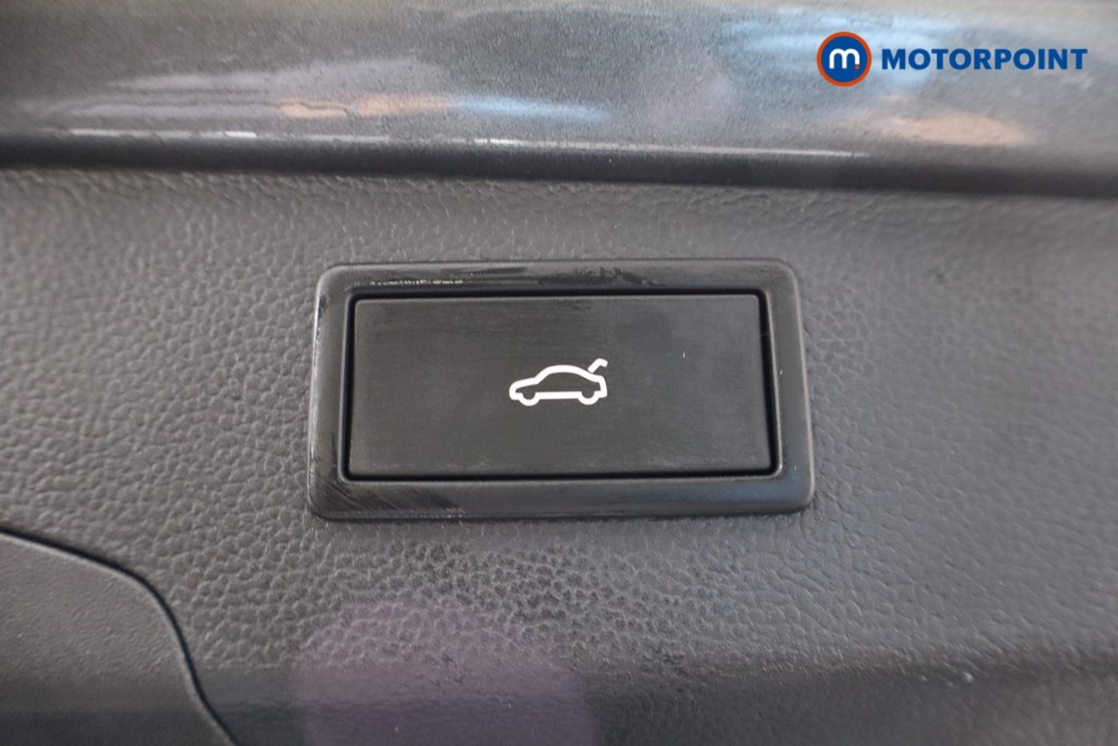 Volkswagen Passat Life Automatic Petrol Plug-In Hybrid Estate - Stock Number (1580434) - 38th supplementary image