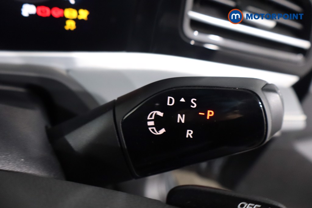 Volkswagen Passat Life Automatic Petrol Plug-In Hybrid Estate - Stock Number (1580767) - 14th supplementary image