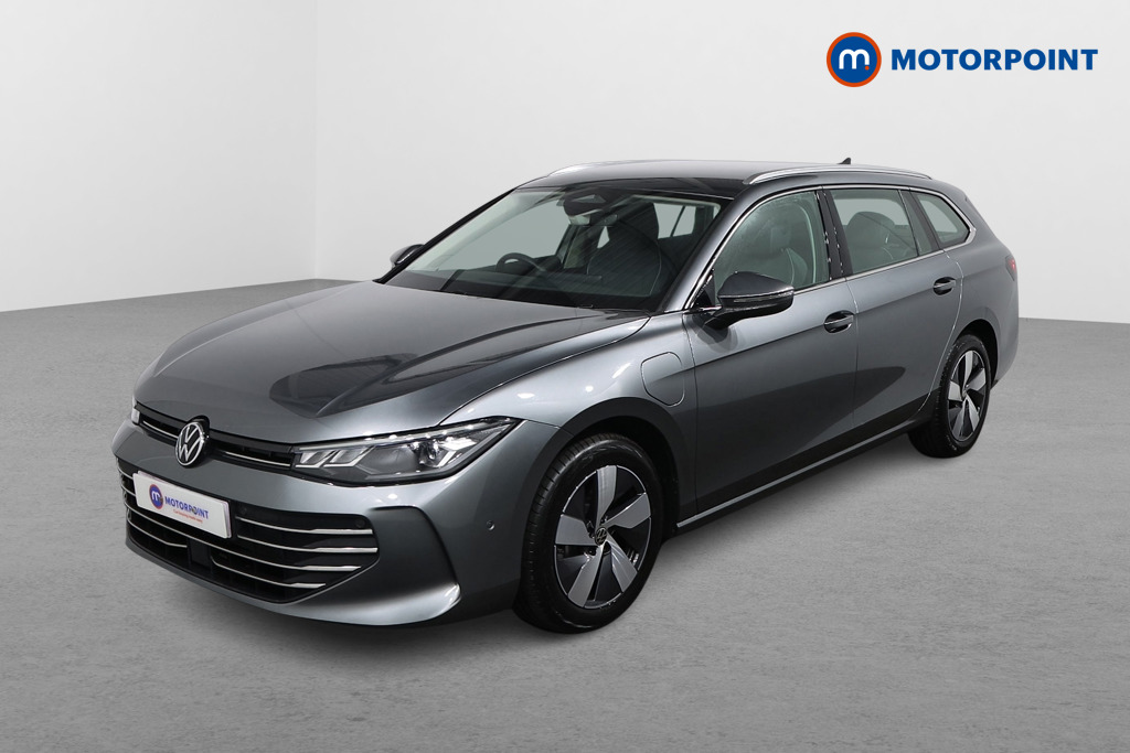 Volkswagen Passat Life Automatic Petrol Plug-In Hybrid Estate - Stock Number (1580767) - Passenger side front corner