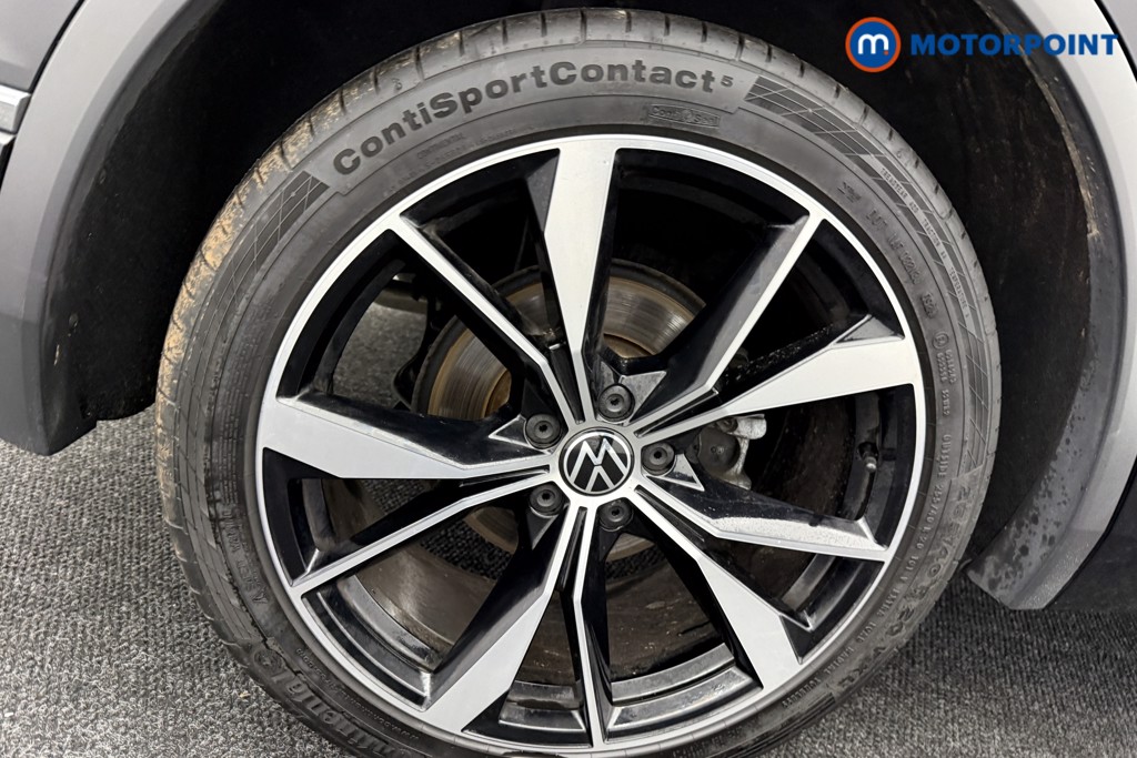 Volkswagen Tiguan R-Line Automatic Petrol SUV - Stock Number (1580776) - 32nd supplementary image