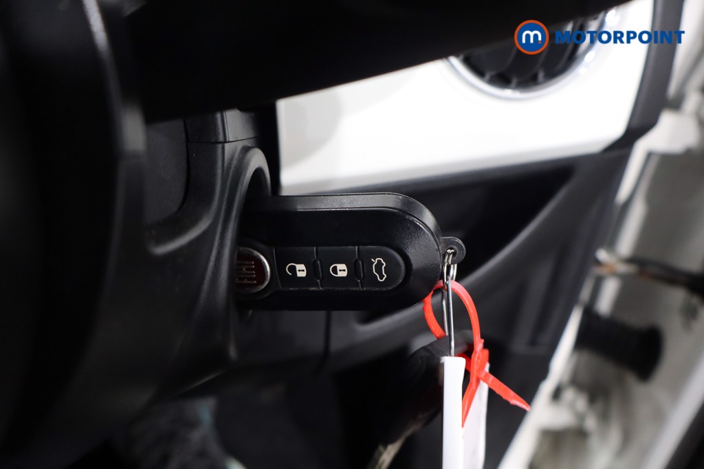 Fiat 500 Lounge Manual Petrol-Electric Hybrid Convertible - Stock Number (1581131) - 13th supplementary image