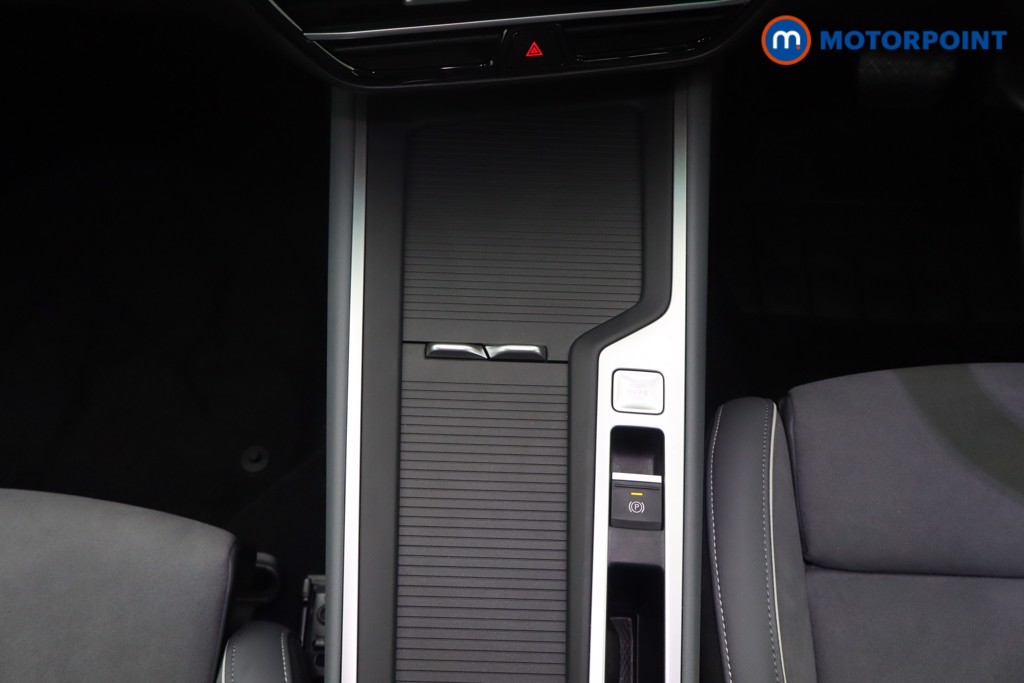 Volkswagen Passat Life Automatic Petrol Plug-In Hybrid Estate - Stock Number (1581854) - 5th supplementary image