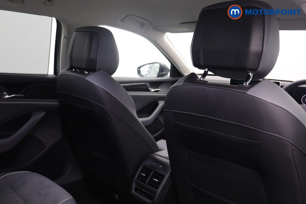 Volkswagen Passat Life Automatic Petrol Plug-In Hybrid Estate - Stock Number (1581854) - 7th supplementary image