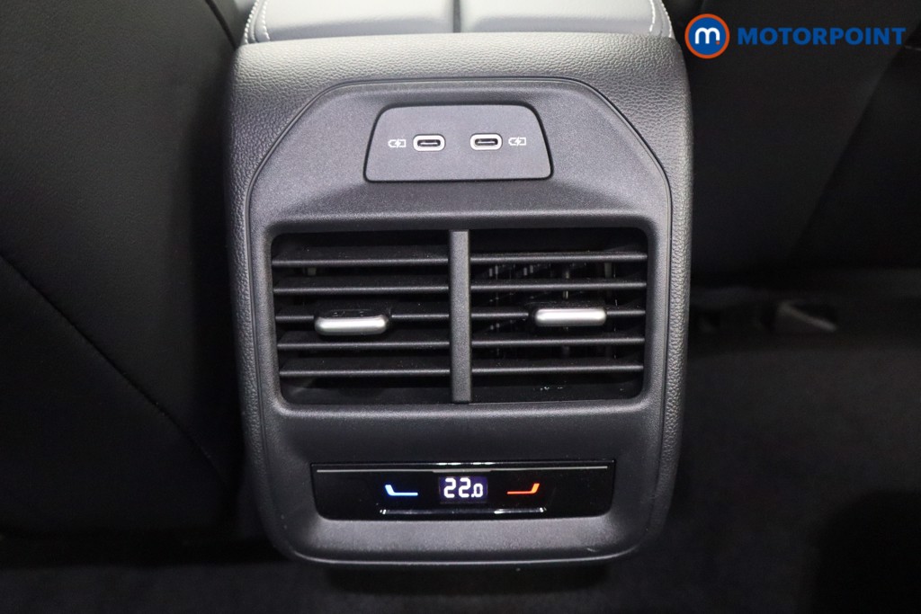 Volkswagen Passat Life Automatic Petrol Plug-In Hybrid Estate - Stock Number (1581854) - 16th supplementary image