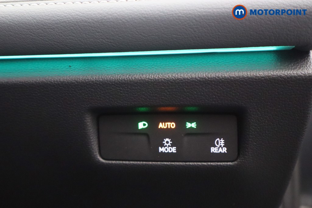 Volkswagen Passat Life Automatic Petrol Plug-In Hybrid Estate - Stock Number (1581854) - 22nd supplementary image