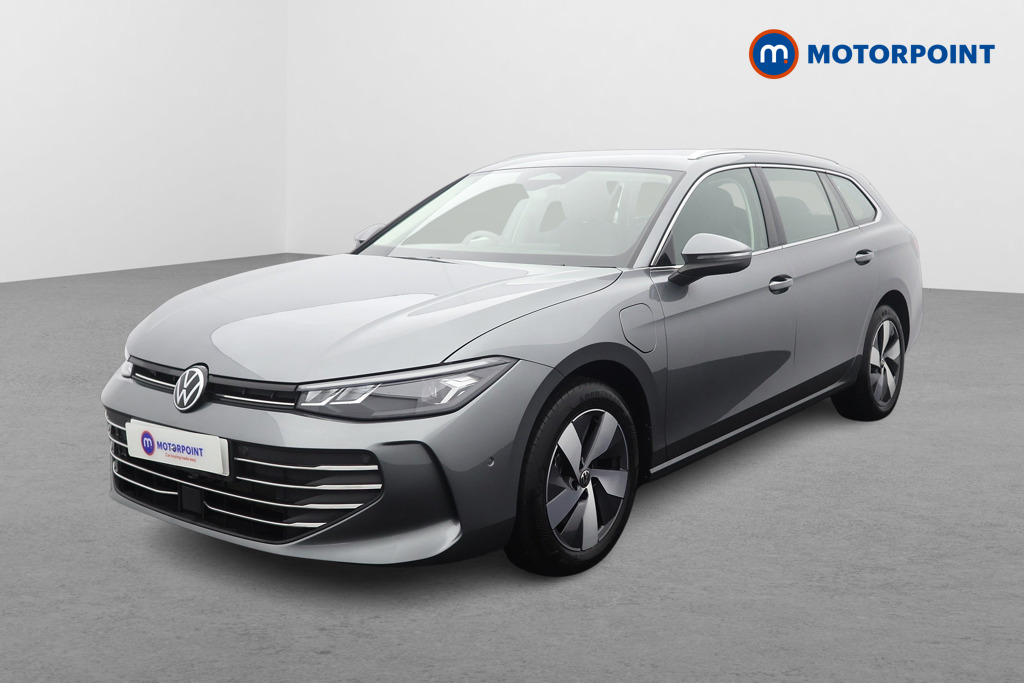 Volkswagen Passat Life Automatic Petrol Plug-In Hybrid Estate - Stock Number (1581854) - Passenger side front corner