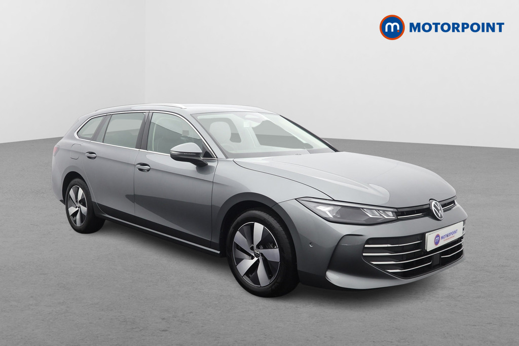 Volkswagen Passat Life Automatic Petrol Plug-In Hybrid Estate - Stock Number (1581854) - Drivers side front corner