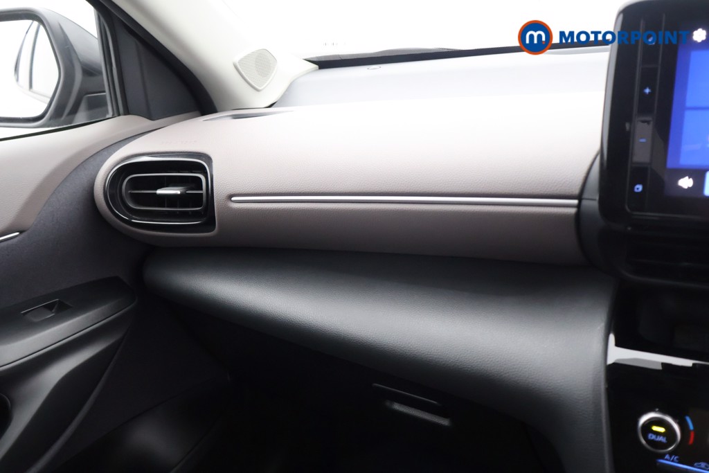 Toyota Yaris Cross Excel Automatic Petrol-Electric Hybrid Estate - Stock Number (1545375) - 7th supplementary image