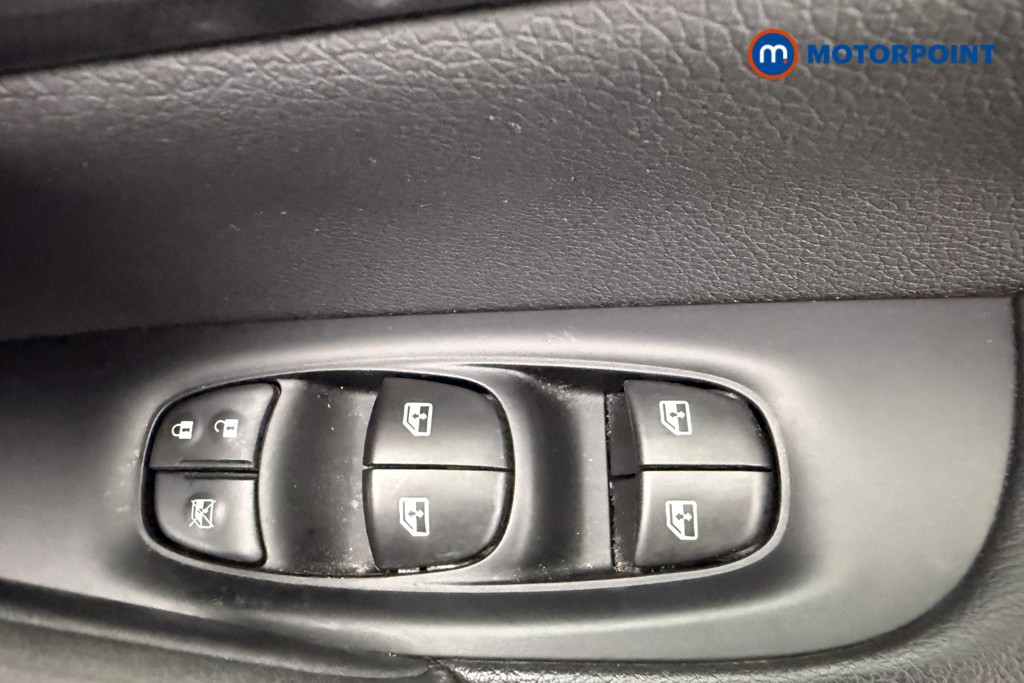 Nissan Qashqai N-Motion Manual Petrol SUV - Stock Number (1564824) - 19th supplementary image
