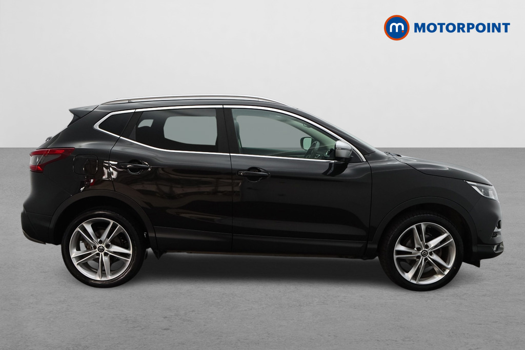 Nissan Qashqai N-Motion Manual Petrol SUV - Stock Number (1564824) - Drivers side