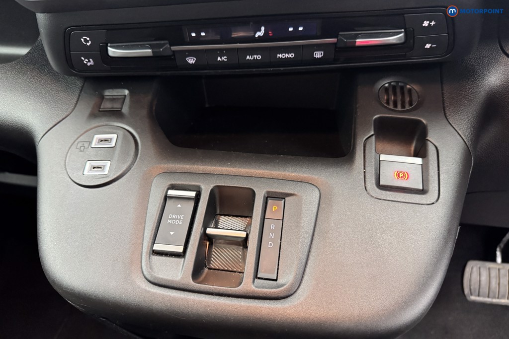 Vauxhall Combo Life Ultimate Automatic Electric People Carrier - Stock Number (1565249) - 16th supplementary image