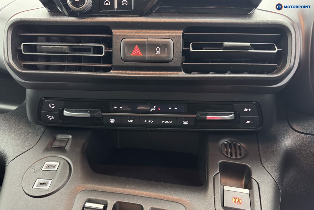 Vauxhall Combo Life Ultimate Automatic Electric People Carrier - Stock Number (1565249) - 17th supplementary image