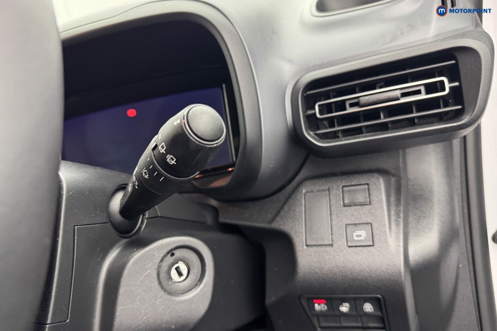 Vauxhall Combo Life Ultimate Automatic Electric People Carrier - Stock Number (1565249) - 21st supplementary image