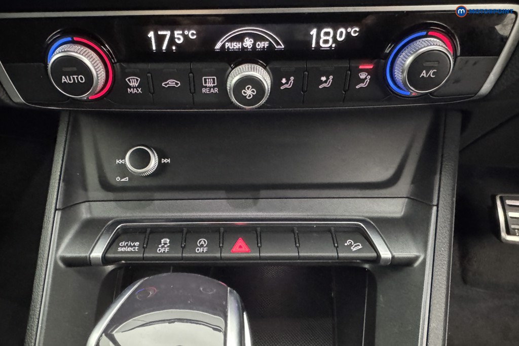 Audi Q3 Black Edition Automatic Petrol SUV - Stock Number (1567021) - 16th supplementary image