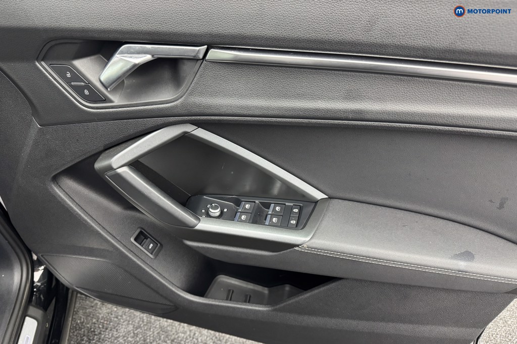 Audi Q3 Black Edition Automatic Petrol SUV - Stock Number (1567021) - 23rd supplementary image