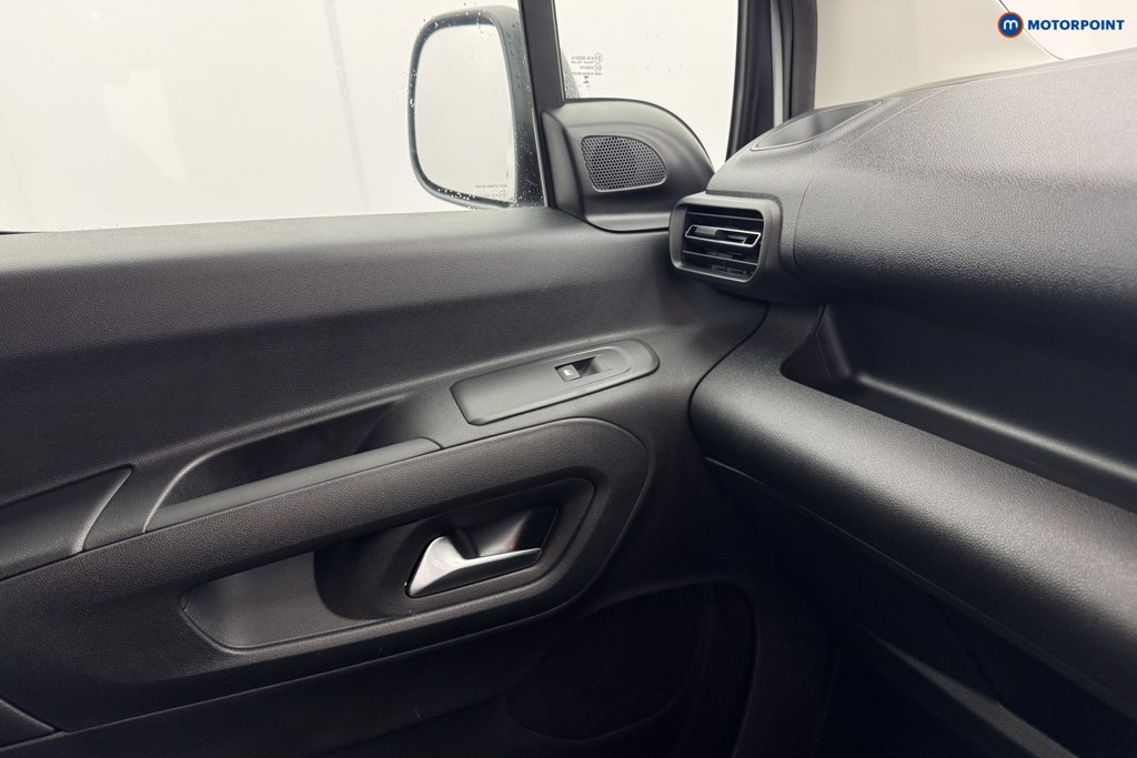 Vauxhall Combo Cargo Prime Manual Diesel Crew Bus - Stock Number (1567027) - 19th supplementary image