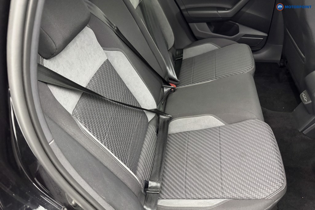 Volkswagen Polo R-Line Manual Petrol Hatchback - Stock Number (1567515) - 4th supplementary image