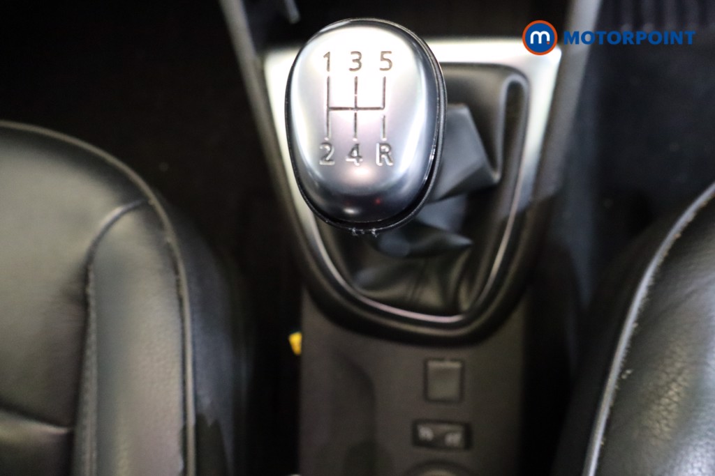 Renault Captur Gt Line Manual Petrol SUV - Stock Number (1568328) - 6th supplementary image