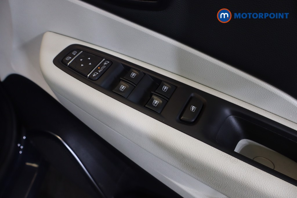Renault Captur Gt Line Manual Petrol SUV - Stock Number (1568328) - 7th supplementary image