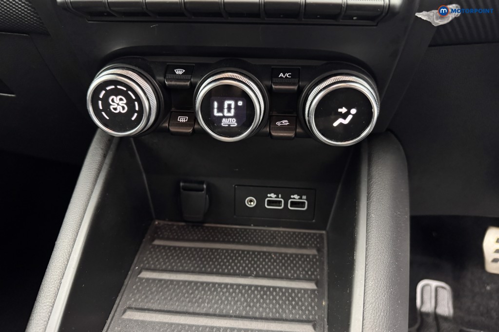 Renault Captur Engineered Automatic Petrol-Electric Hybrid SUV - Stock Number (1568685) - 16th supplementary image