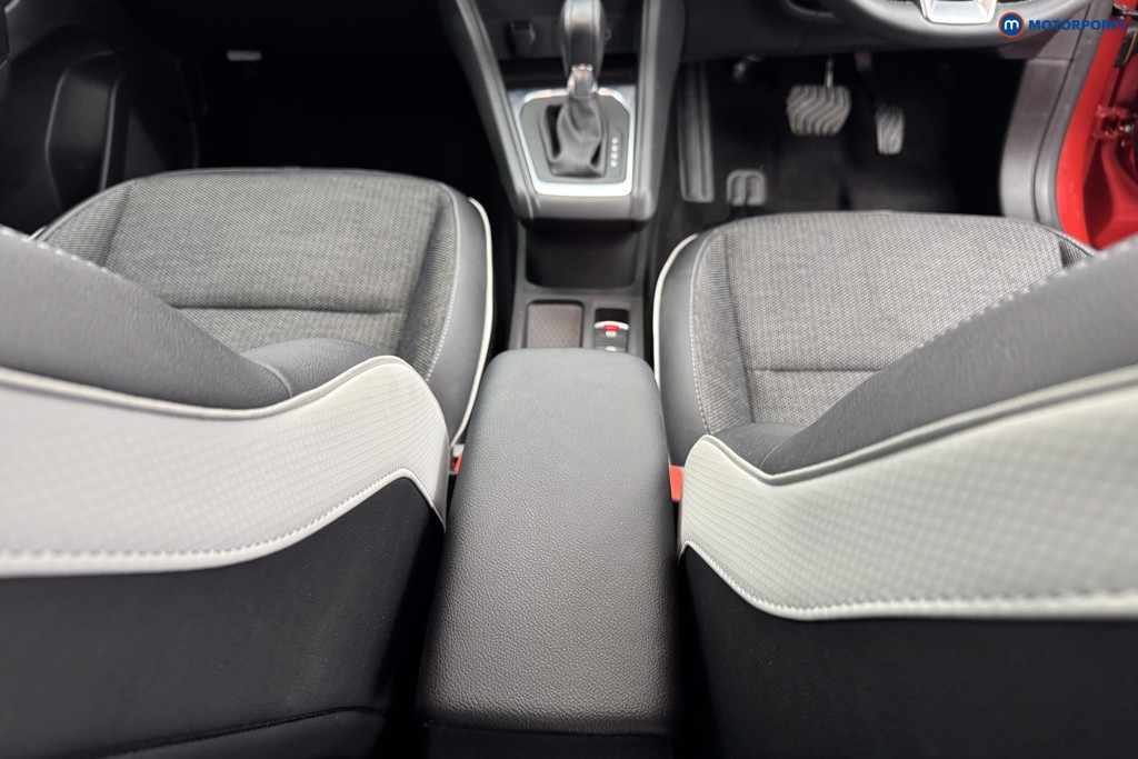 Renault Captur Se Edition Automatic Petrol SUV - Stock Number (1569161) - 10th supplementary image