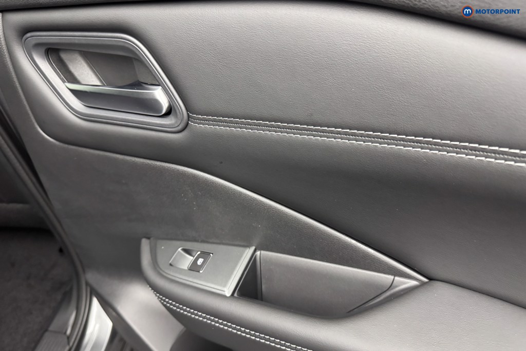 Nissan Qashqai N-Connecta Automatic Petrol SUV - Stock Number (1569446) - 22nd supplementary image