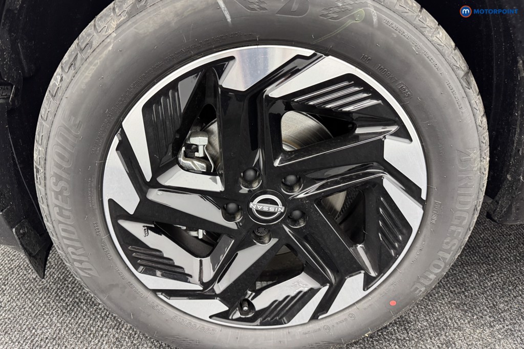 Nissan Qashqai N-Connecta Automatic Petrol SUV - Stock Number (1569446) - 32nd supplementary image