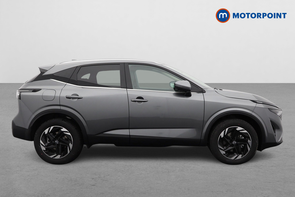 Nissan Qashqai N-Connecta Automatic Petrol SUV - Stock Number (1569446) - Drivers side