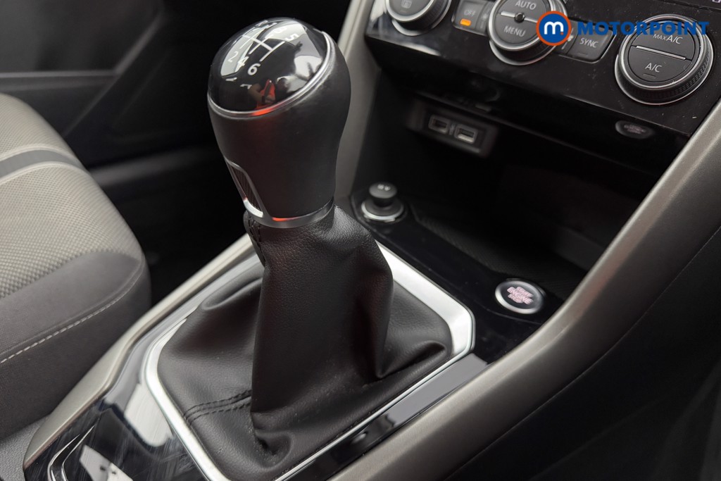 Volkswagen T-Roc SE Manual Petrol SUV - Stock Number (1571230) - 15th supplementary image