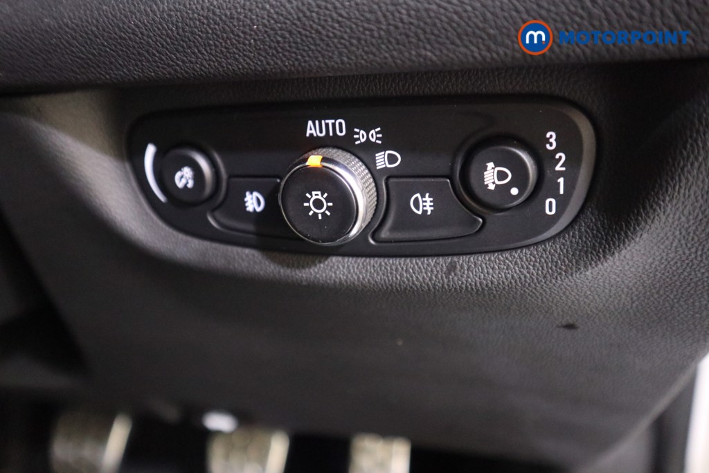 Vauxhall Insignia SRI Manual Diesel Hatchback - Stock Number (1571241) - 9th supplementary image