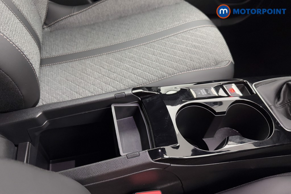 Peugeot 2008 Allure Manual Petrol SUV - Stock Number (1571577) - 15th supplementary image