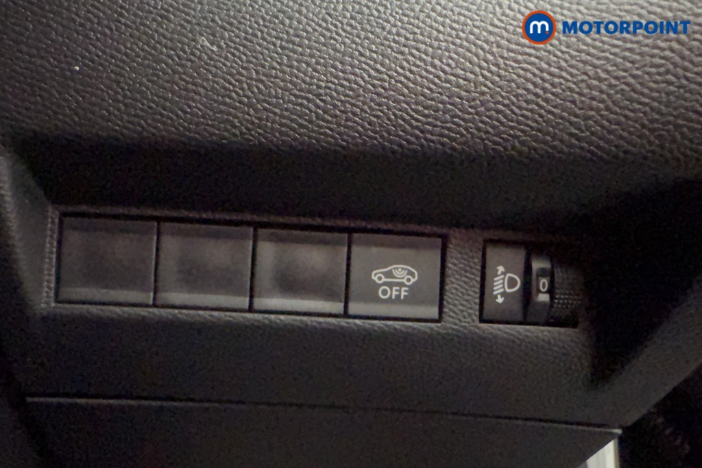 Peugeot 2008 Allure Manual Petrol SUV - Stock Number (1571577) - 17th supplementary image