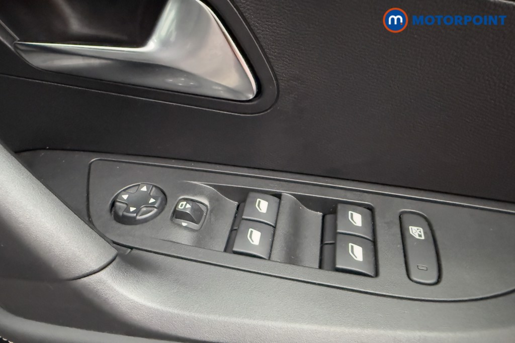 Peugeot 2008 Allure Manual Petrol SUV - Stock Number (1571577) - 19th supplementary image