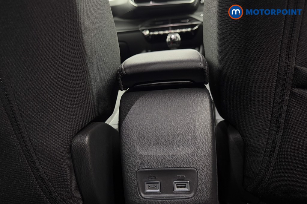 Peugeot 2008 Allure Manual Petrol SUV - Stock Number (1571577) - 23rd supplementary image